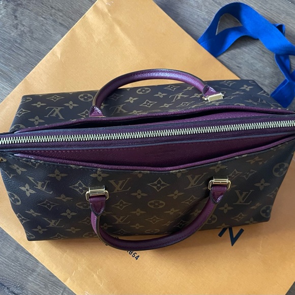 LOUIS VUITTON-AUTHENTIC Large Signature Logo Canvas Fuchsia Handbag - Picture 2 of 16